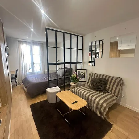 Champs Elysee Apartment *